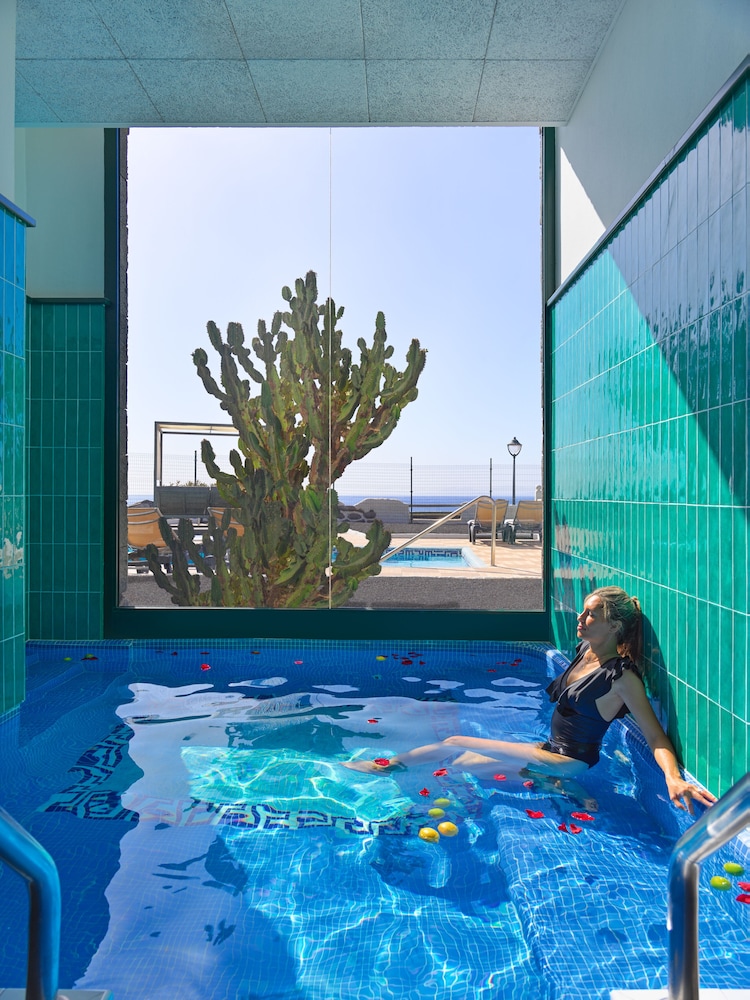 H10 Rubicón Horizons Collection — Swimming pool in Playa Blanca, Canary Islands