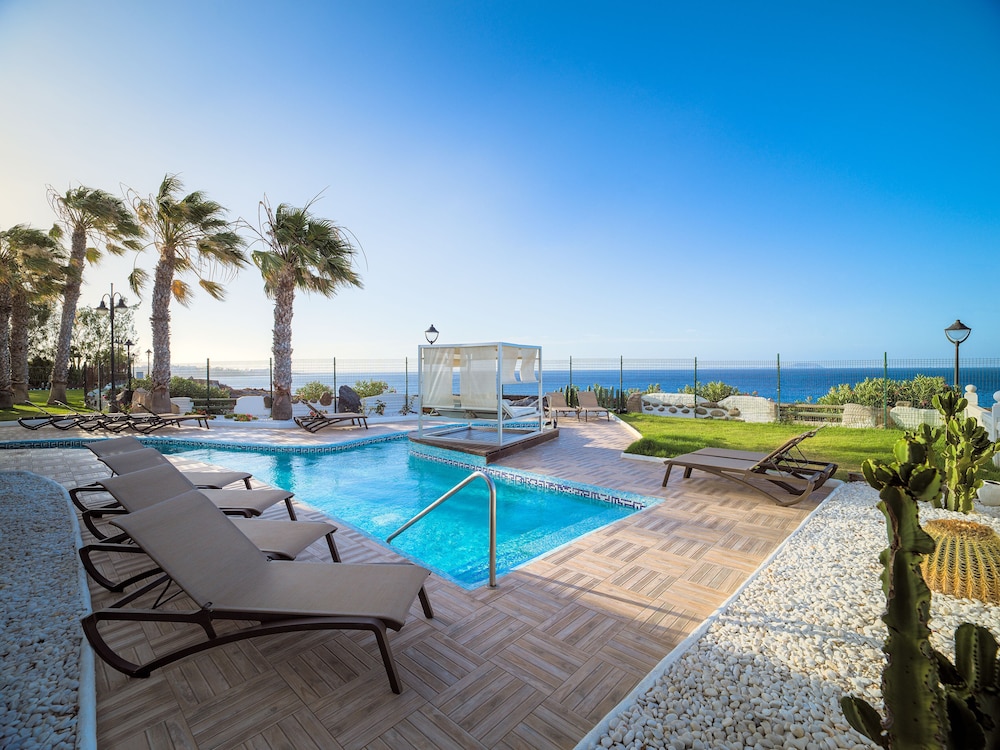 H10 Rubicón Horizons Collection — Swimming pool in Playa Blanca, Canary Islands