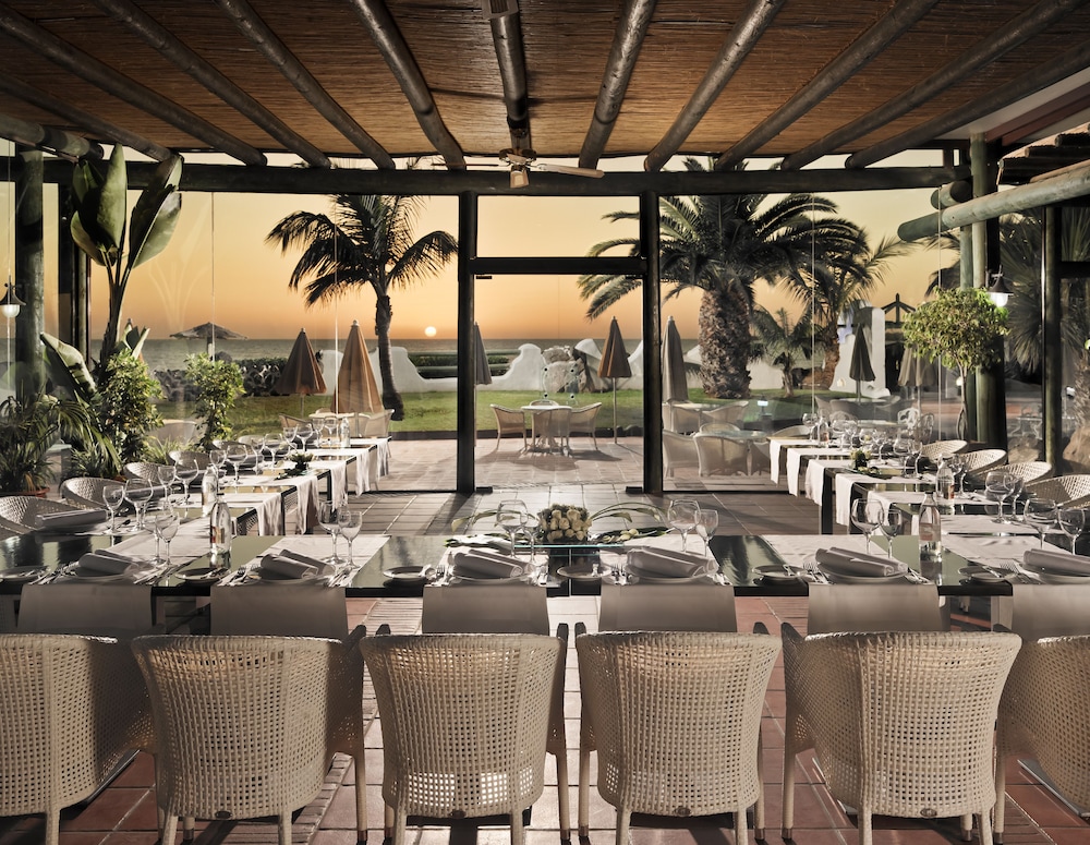 H10 Timanfaya Palace — Restaurant & bars in Playa Blanca, Canary Islands