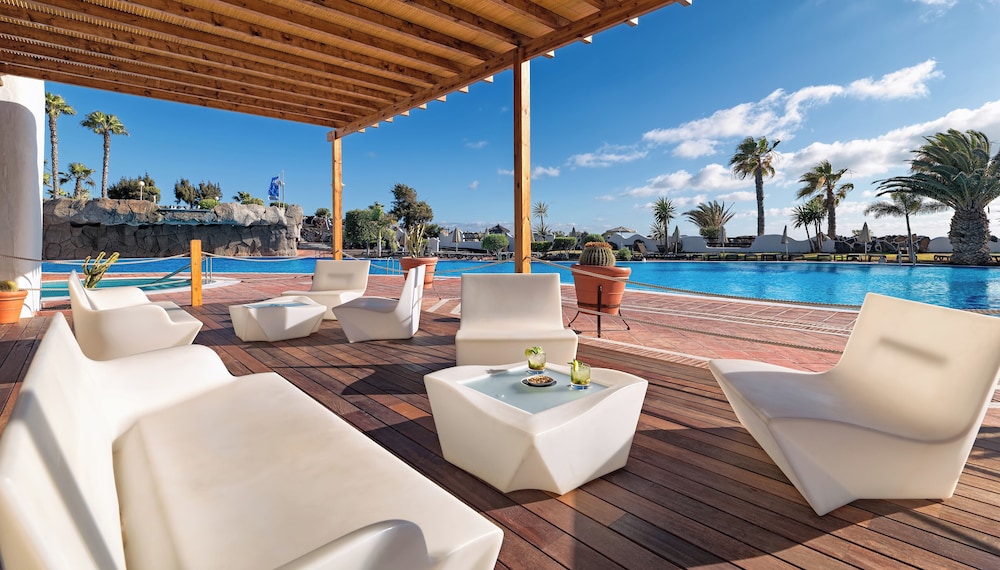 H10 Timanfaya Palace — Swimming pool in Playa Blanca, Canary Islands