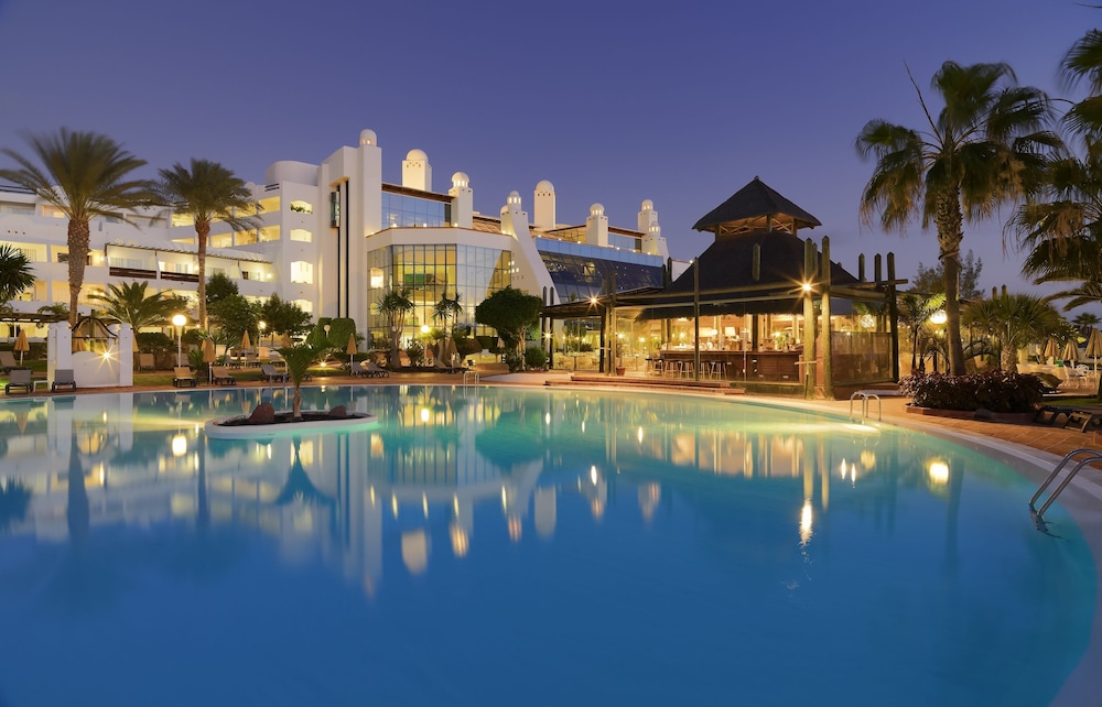 H10 Timanfaya Palace — Swimming pool in Playa Blanca, Canary Islands