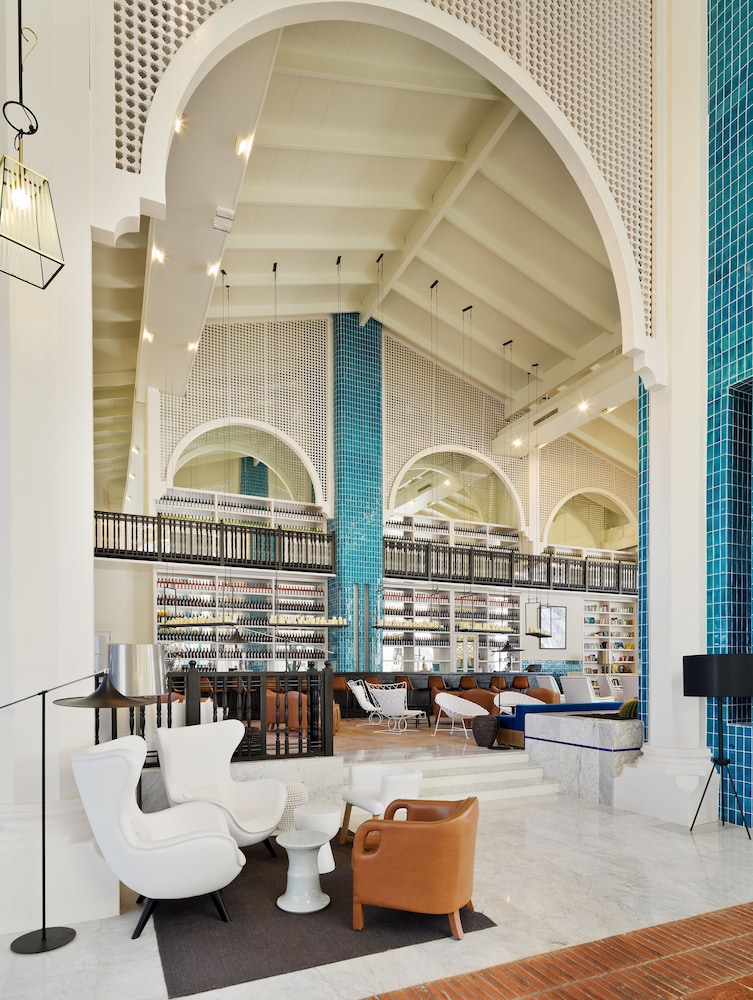 H10 Timanfaya Palace — Restaurant & bars in Playa Blanca, Canary Islands