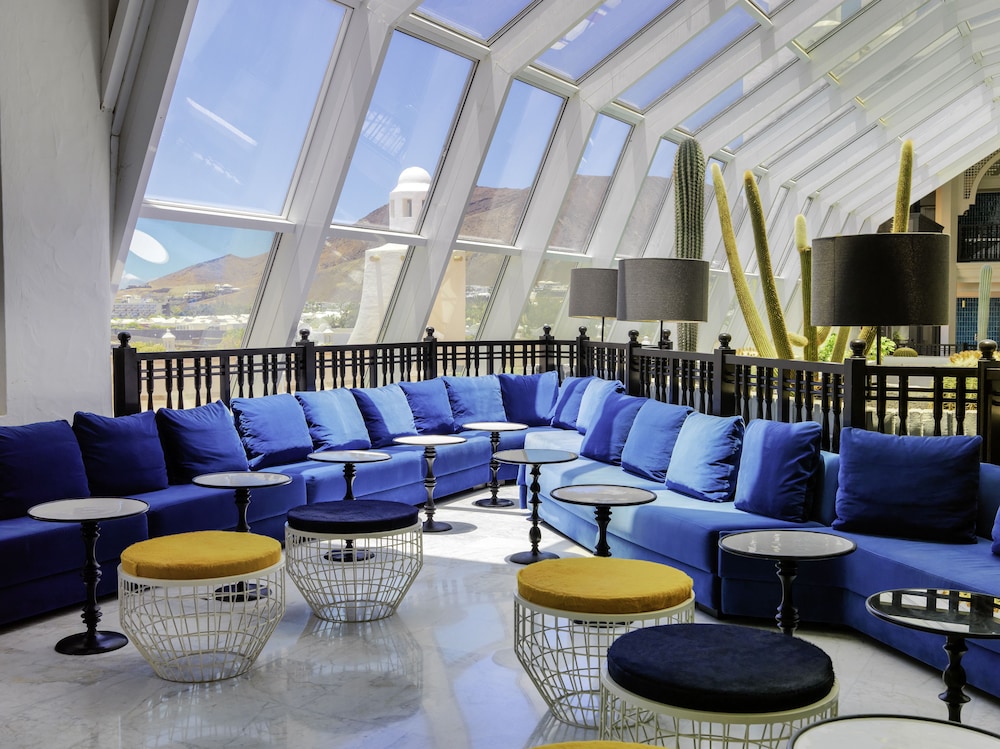 H10 Timanfaya Palace — Restaurant & bars in Playa Blanca, Canary Islands