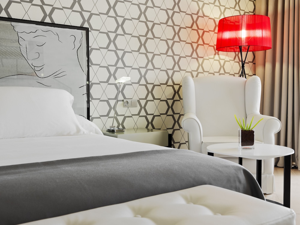 H10 Timanfaya Palace — Hotel rooms in Playa Blanca, Canary Islands