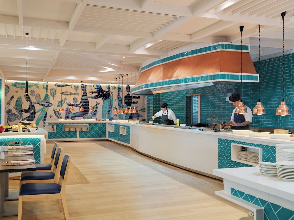 H10 Suites Lanzarote Gardens — Restaurant & bars in Costa Teguise, Canary Islands