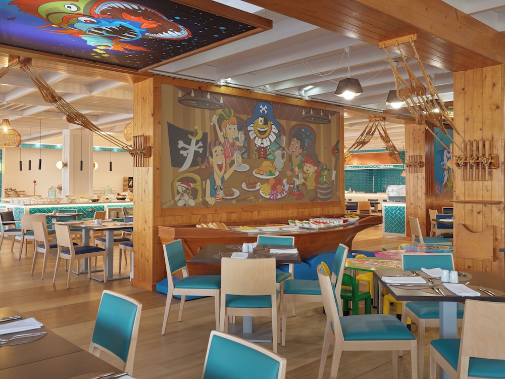 H10 Suites Lanzarote Gardens — Restaurant & bars in Costa Teguise, Canary Islands