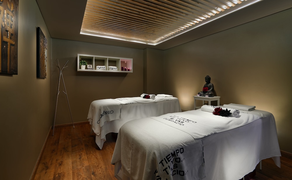 H10 Suites Lanzarote Gardens — Spa in Costa Teguise, Canary Islands