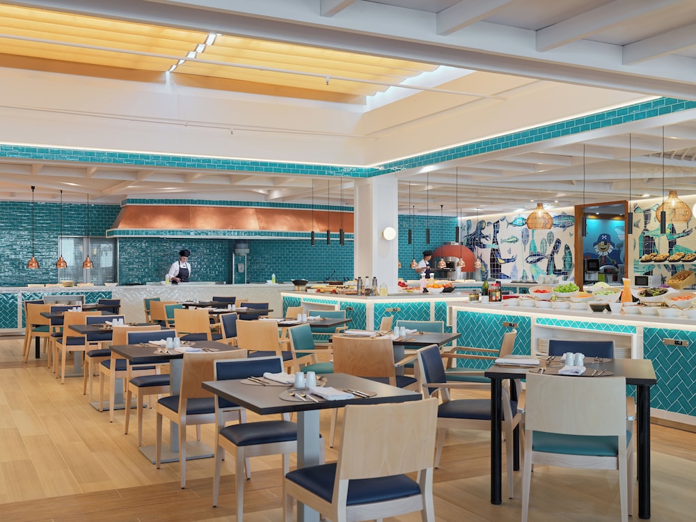 H10 Suites Lanzarote Gardens — Restaurant & bars in Costa Teguise, Canary Islands