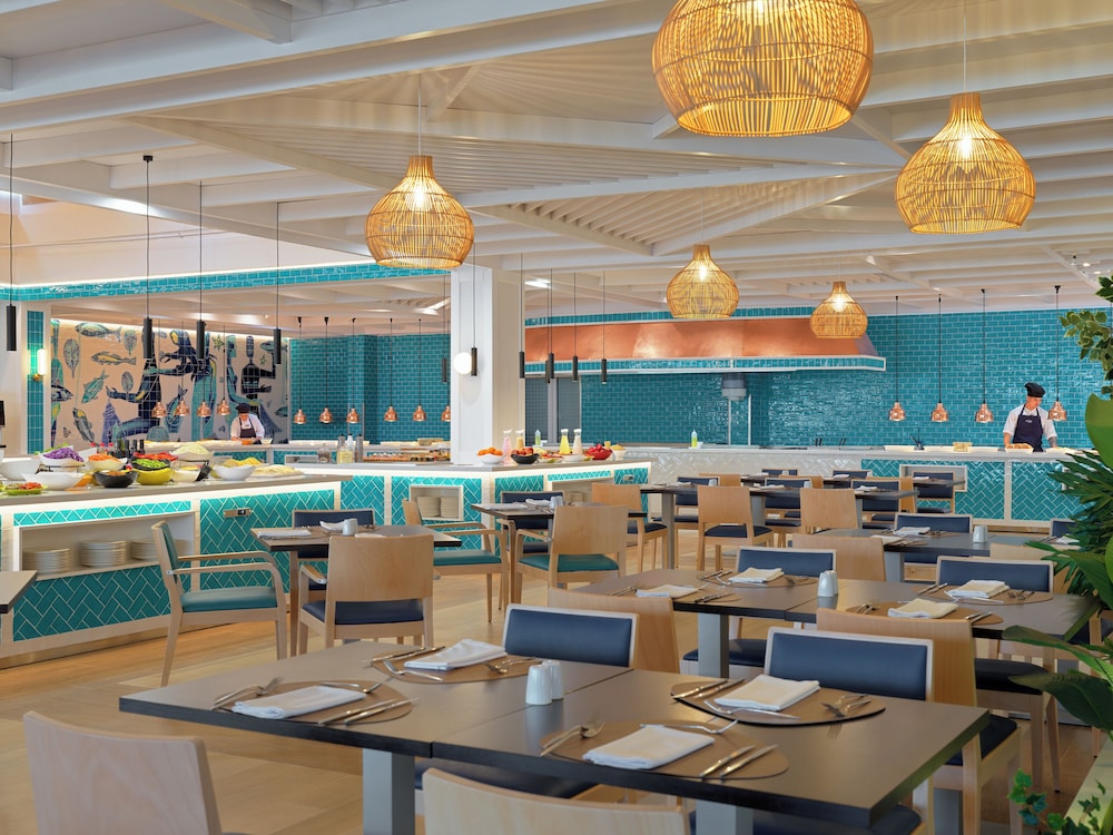 H10 Suites Lanzarote Gardens — Restaurant & bars in Costa Teguise, Canary Islands