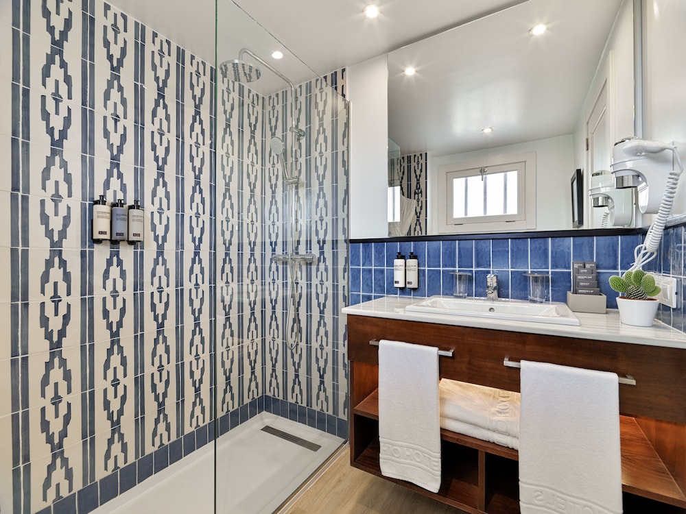 H10 Suites Lanzarote Gardens — Hotel rooms in Costa Teguise, Canary Islands