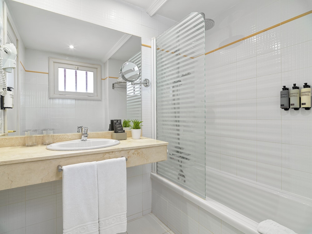 H10 Suites Lanzarote Gardens — Hotel rooms in Costa Teguise, Canary Islands