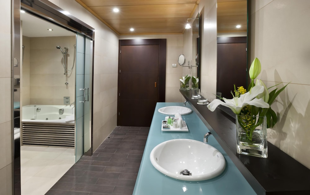 NH Collection Sevilla — Hotel rooms in Seville, Andalusia