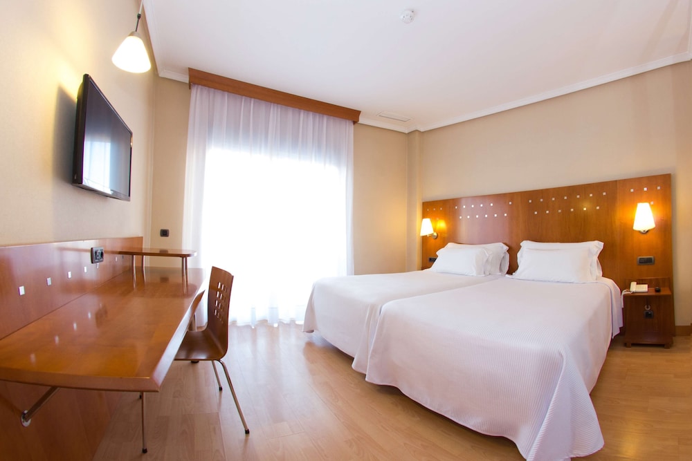 NH San Pedro — Hotel rooms in Marbella, Andalusia
