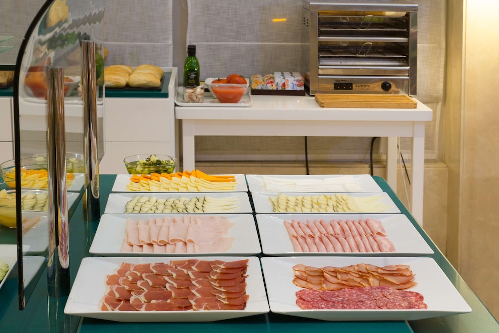 NH San Pedro — Restaurant & bars in Marbella, Andalusia