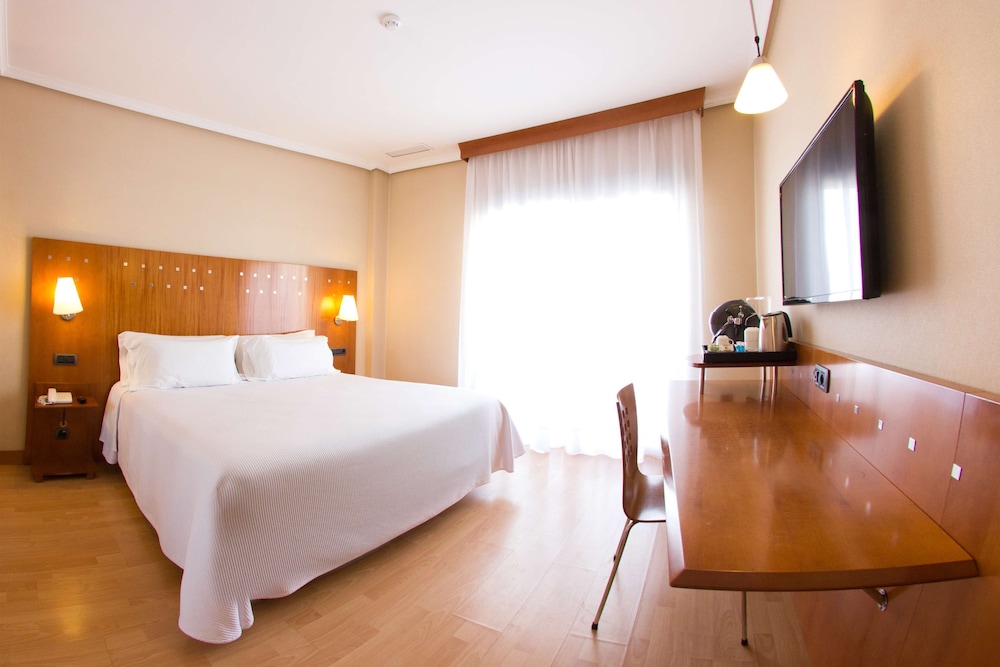 NH San Pedro — Hotel rooms in Marbella, Andalusia