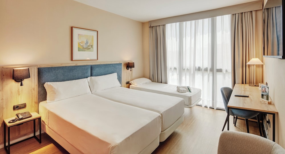 Sercotel Cornella Barcelona — Hotel rooms in Barcelona, Catalonia