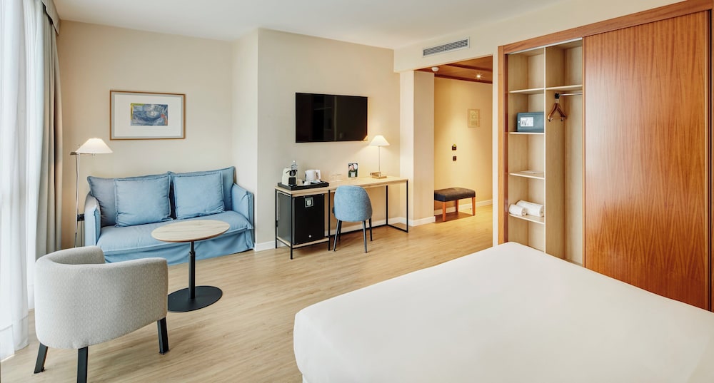 Sercotel Cornella Barcelona — Hotel rooms in Barcelona, Catalonia