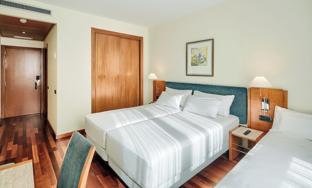Sercotel Cornella Barcelona — Hotel rooms in Barcelona, Catalonia