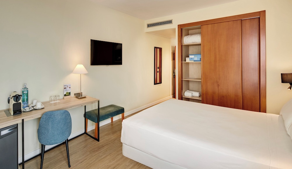 Sercotel Cornella Barcelona — Hotel rooms in Barcelona, Catalonia
