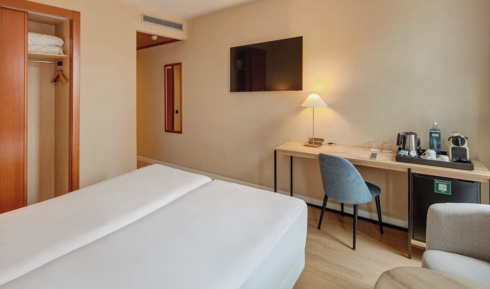 Sercotel Cornella Barcelona — Hotel rooms in Barcelona, Catalonia