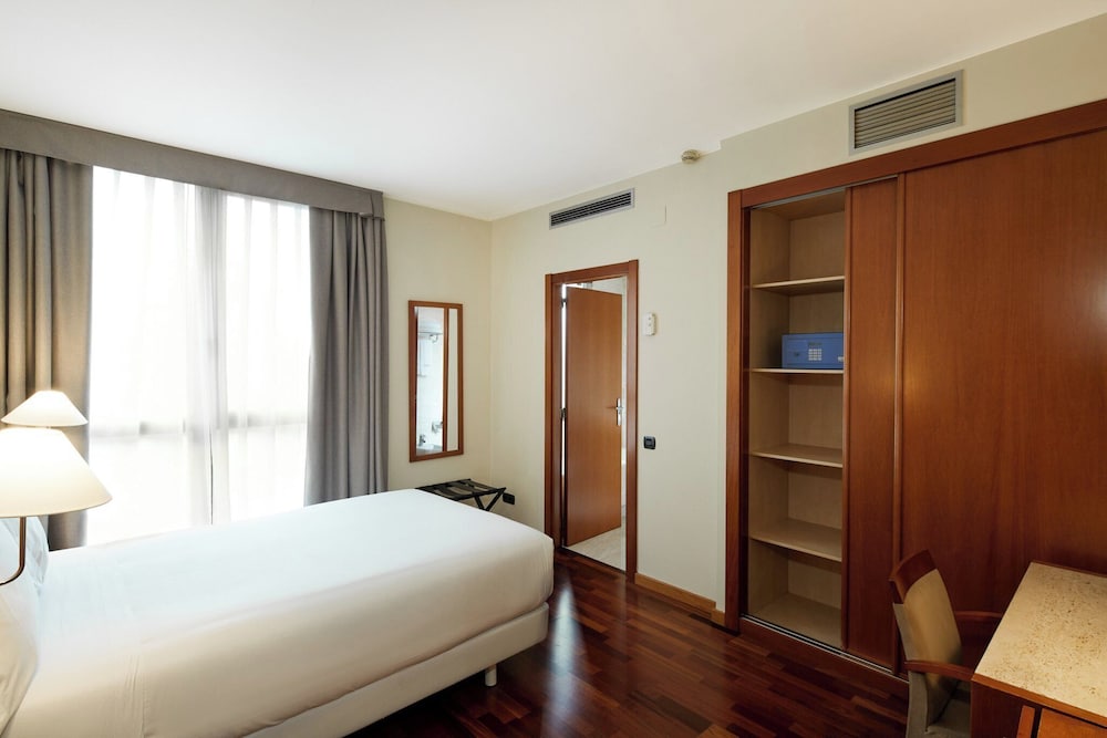 Sercotel Cornella Barcelona — Hotel rooms in Barcelona, Catalonia
