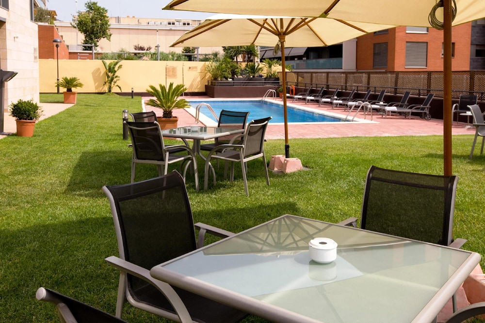 Sercotel Cornella Barcelona — Swimming pool in Barcelona, Catalonia