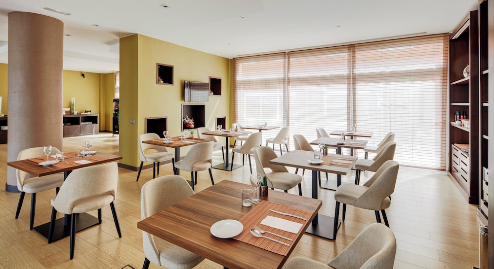 Sercotel Sant Boi — Restaurant & bars in Barcelona, Catalonia