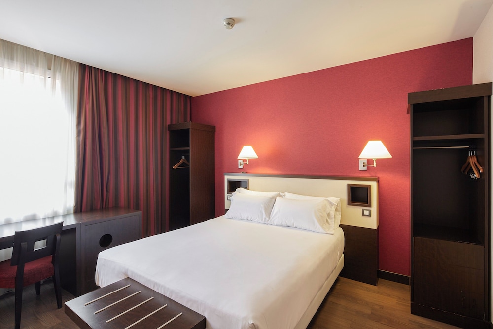 Sercotel Sant Boi — Hotel rooms in Barcelona, Catalonia