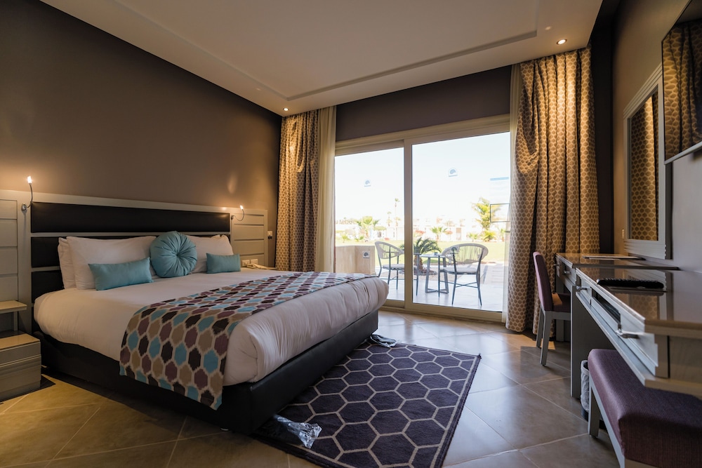 SUNRISE Crystal Bay Resort - Grand Select — Hotel rooms in Hurghada, Red Sea