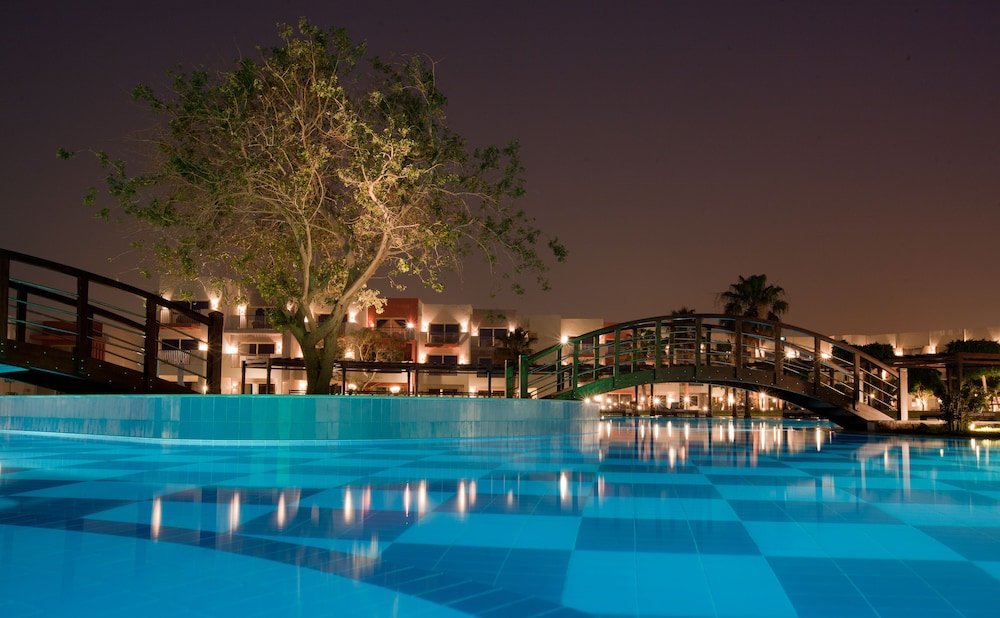 SUNRISE Crystal Bay Resort - Grand Select — Swimming pool in Hurghada, Red Sea