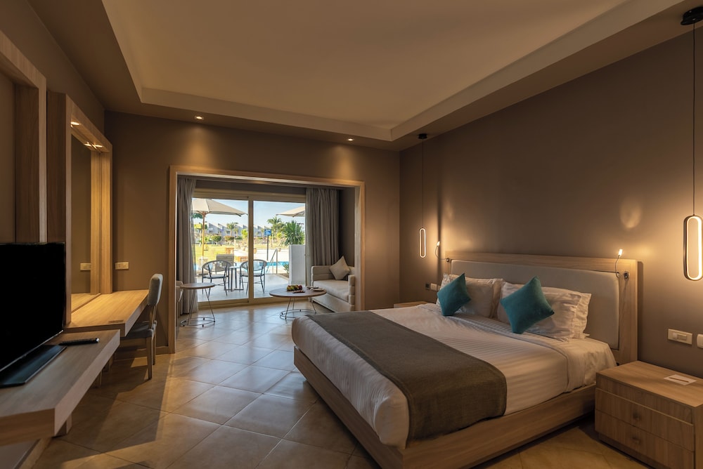 SUNRISE Crystal Bay Resort - Grand Select — Hotel rooms in Hurghada, Red Sea