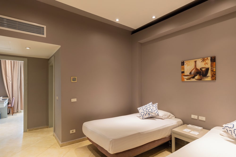 SUNRISE Crystal Bay Resort - Grand Select — Hotel rooms in Hurghada, Red Sea