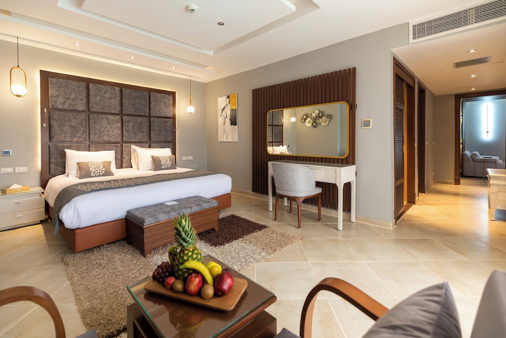 SUNRISE Crystal Bay Resort - Grand Select — Hotel rooms in Hurghada, Red Sea