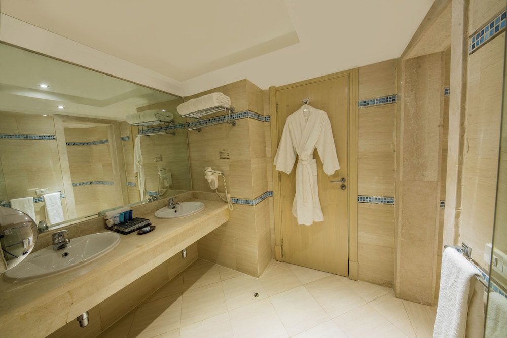 SUNRISE Crystal Bay Resort - Grand Select — Hotel rooms in Hurghada, Red Sea