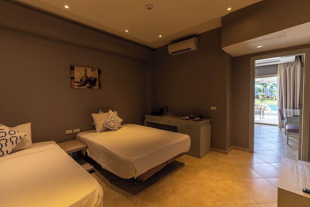SUNRISE Crystal Bay Resort - Grand Select — Hotel rooms in Hurghada, Red Sea