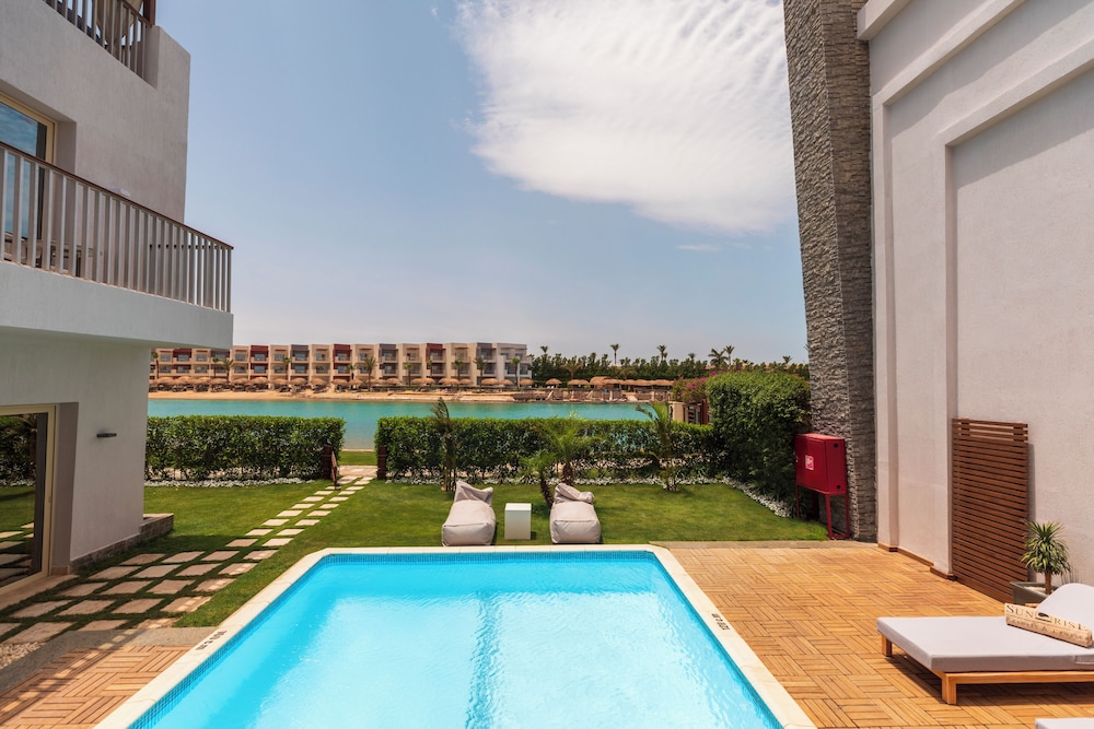 SUNRISE Crystal Bay Resort - Grand Select — Swimming pool in Hurghada, Red Sea