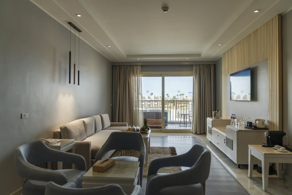 SUNRISE Crystal Bay Resort - Grand Select — Hotel rooms in Hurghada, Red Sea