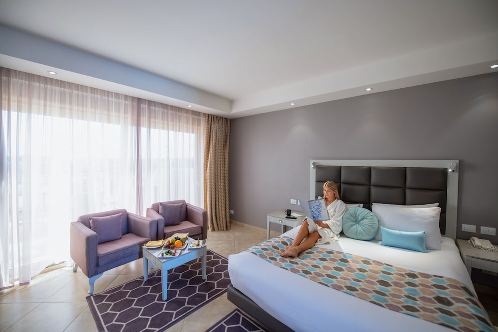 SUNRISE Crystal Bay Resort - Grand Select — Hotel rooms in Hurghada, Red Sea
