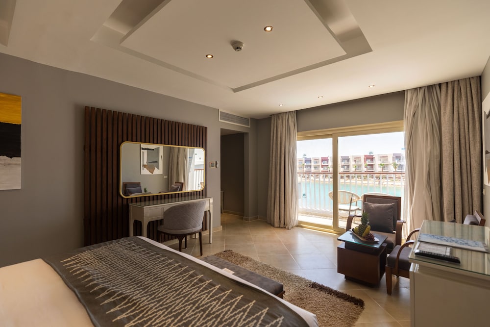 SUNRISE Crystal Bay Resort - Grand Select — Hotel rooms in Hurghada, Red Sea