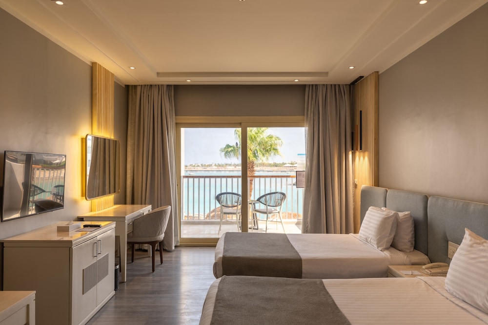 SUNRISE Crystal Bay Resort - Grand Select — Hotel rooms in Hurghada, Red Sea