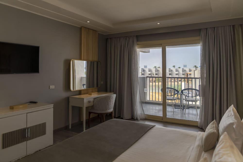 SUNRISE Crystal Bay Resort - Grand Select — Hotel rooms in Hurghada, Red Sea