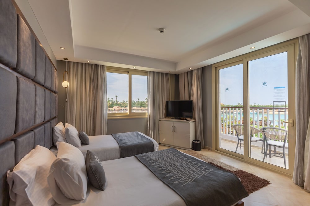 SUNRISE Crystal Bay Resort - Grand Select — Hotel rooms in Hurghada, Red Sea