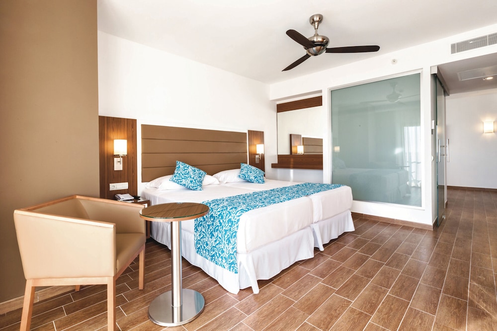 Hotel Riu Bravo - 0'0 All Inclusive — Hotel rooms in Playa de Palma, Balearic Islands