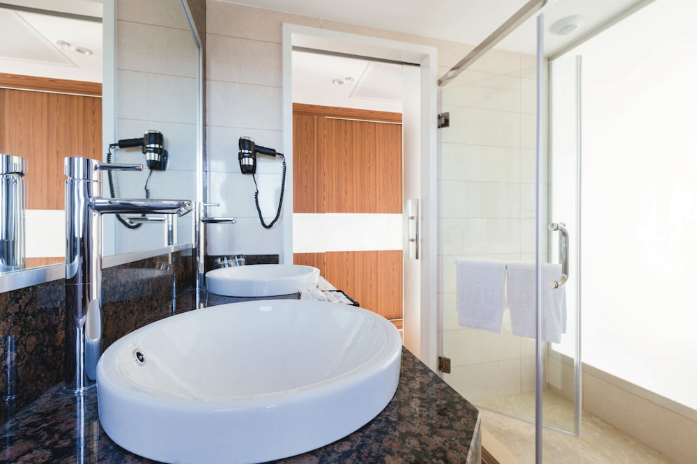 Hotel Riu Bravo - 0'0 All Inclusive — Hotel rooms in Playa de Palma, Balearic Islands