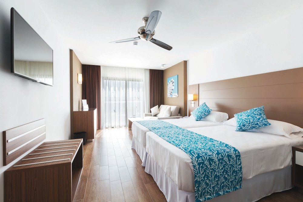 Hotel Riu Bravo - 0'0 All Inclusive — Hotel rooms in Playa de Palma, Balearic Islands