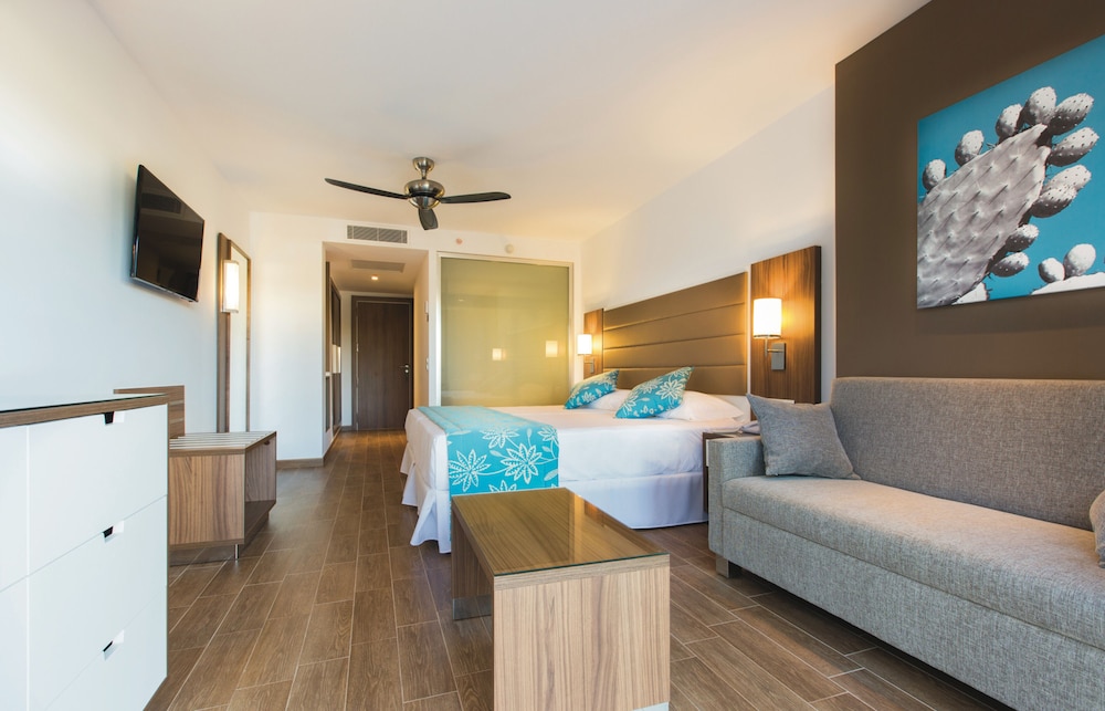 Hotel Riu Bravo - 0'0 All Inclusive — Hotel rooms in Playa de Palma, Balearic Islands