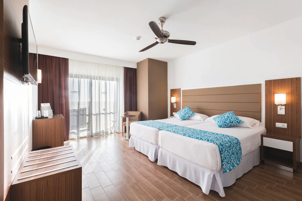 Hotel Riu Bravo - 0'0 All Inclusive — Hotel rooms in Playa de Palma, Balearic Islands