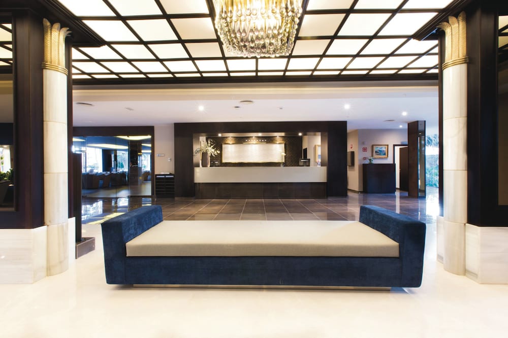 Hotel Riu Bravo - 0'0 All Inclusive — Hotel building in Playa de Palma, Balearic Islands