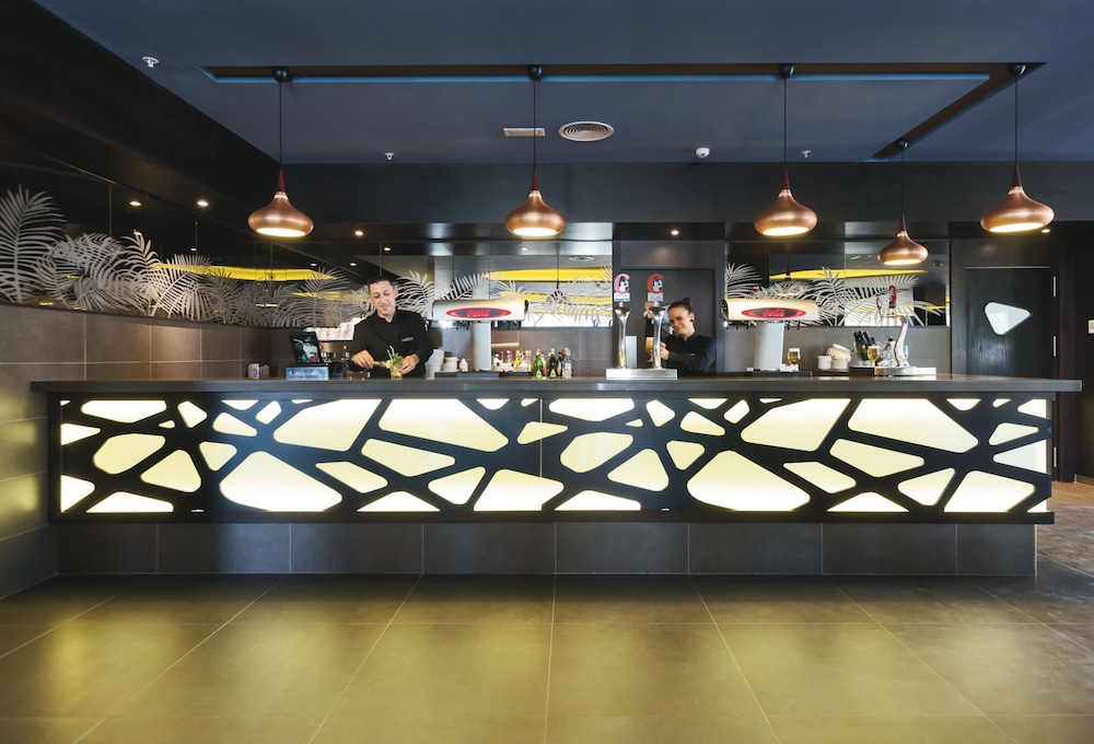 Hotel Riu Bravo - 0'0 All Inclusive — Restaurant & bars in Playa de Palma, Balearic Islands