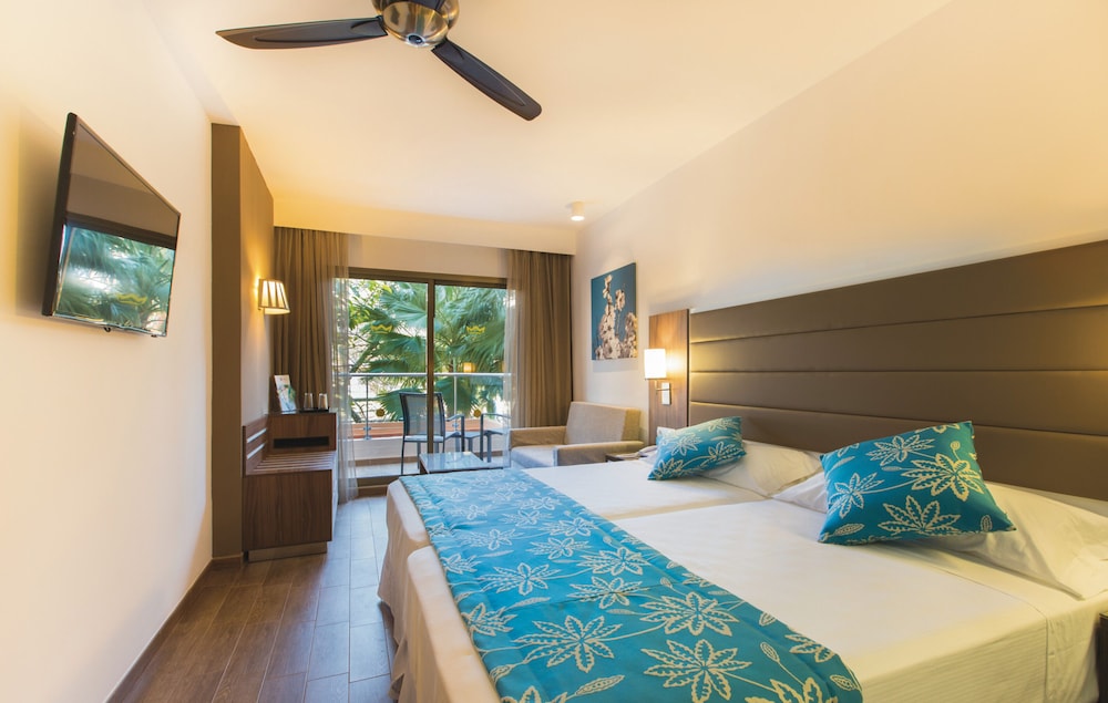 Hotel Riu Bravo - 0'0 All Inclusive — Hotel rooms in Playa de Palma, Balearic Islands